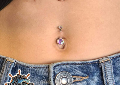 navel piercing